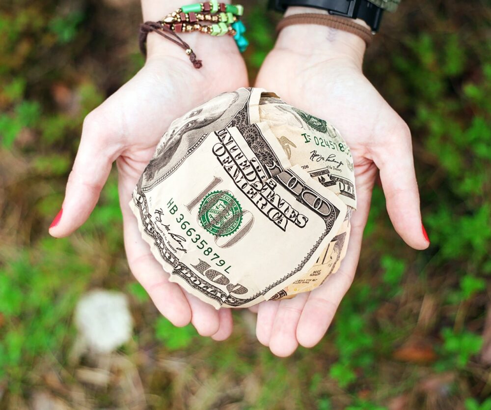 giving money hands